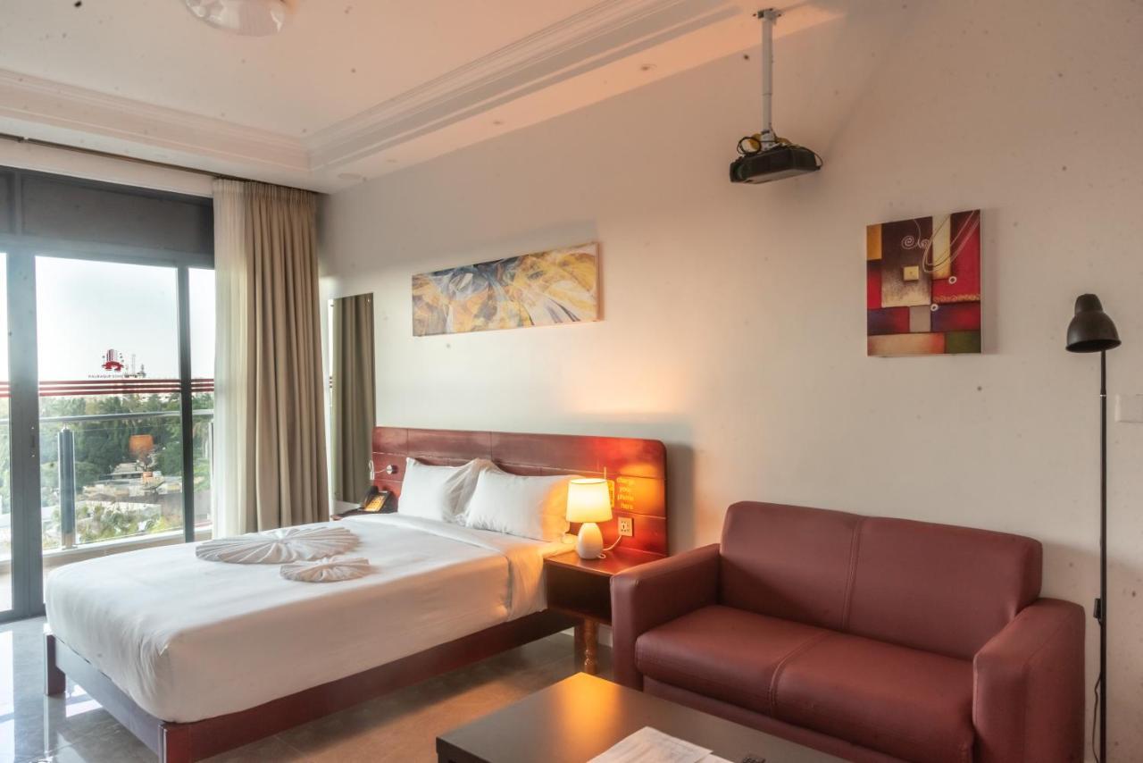 Pauraque Soho Hotel ดาร์เอสซาลาม ภายนอก รูปภาพ