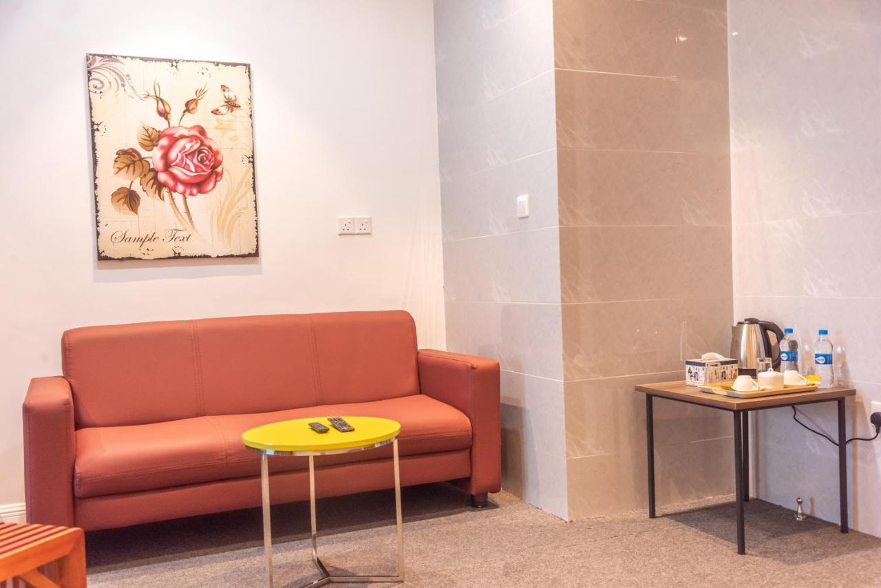 Pauraque Soho Hotel ดาร์เอสซาลาม ภายนอก รูปภาพ